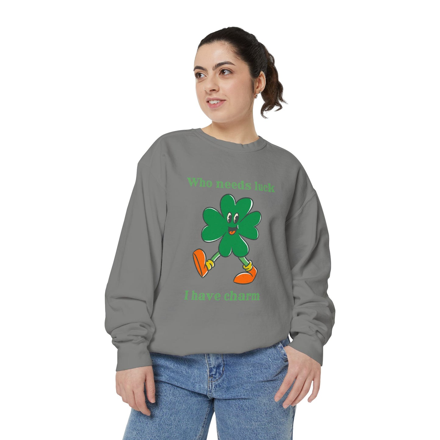 "I Have Charm" Relaxed Fit Sweatshirt – Smiling Shamrock Graphic
