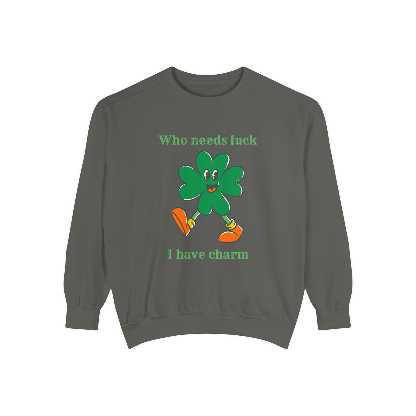 "I Have Charm" Relaxed Fit Sweatshirt – Smiling Shamrock Graphic