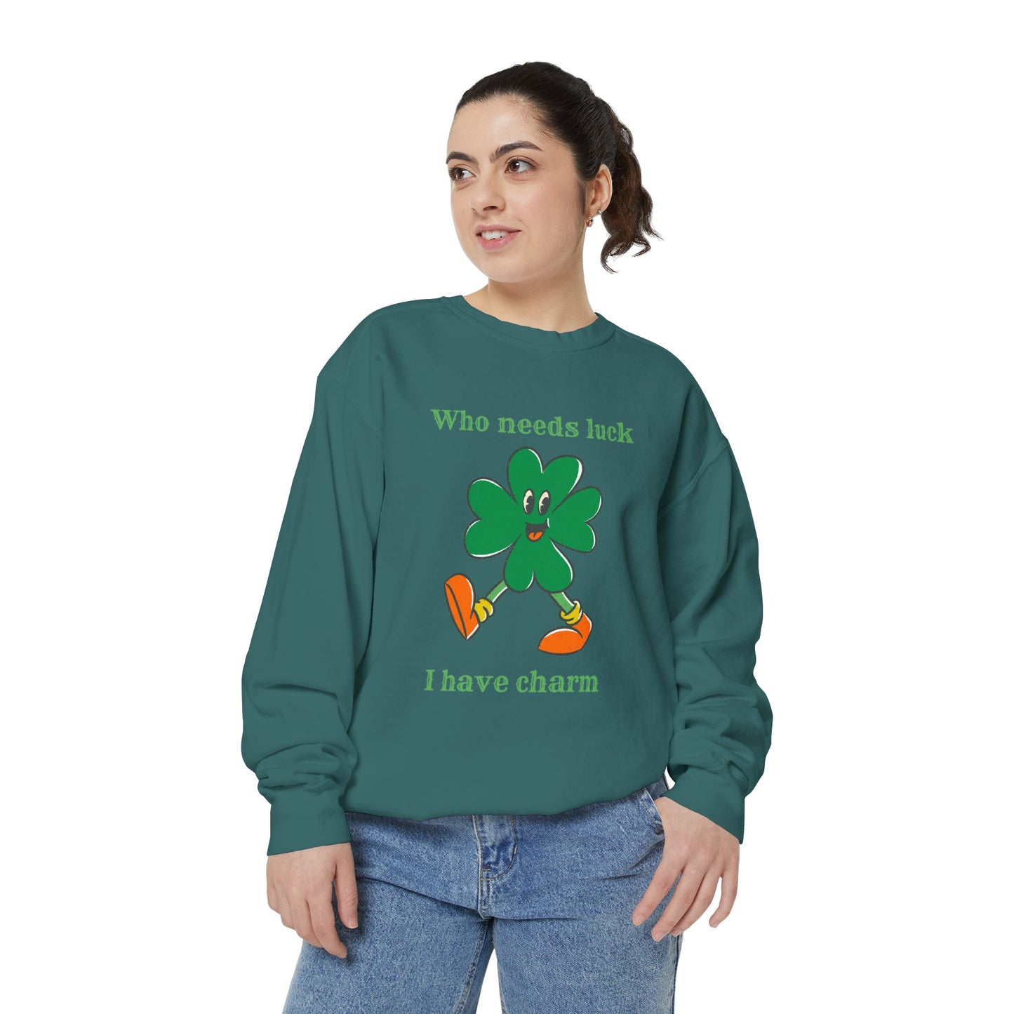 "I Have Charm" Relaxed Fit Sweatshirt – Smiling Shamrock Graphic