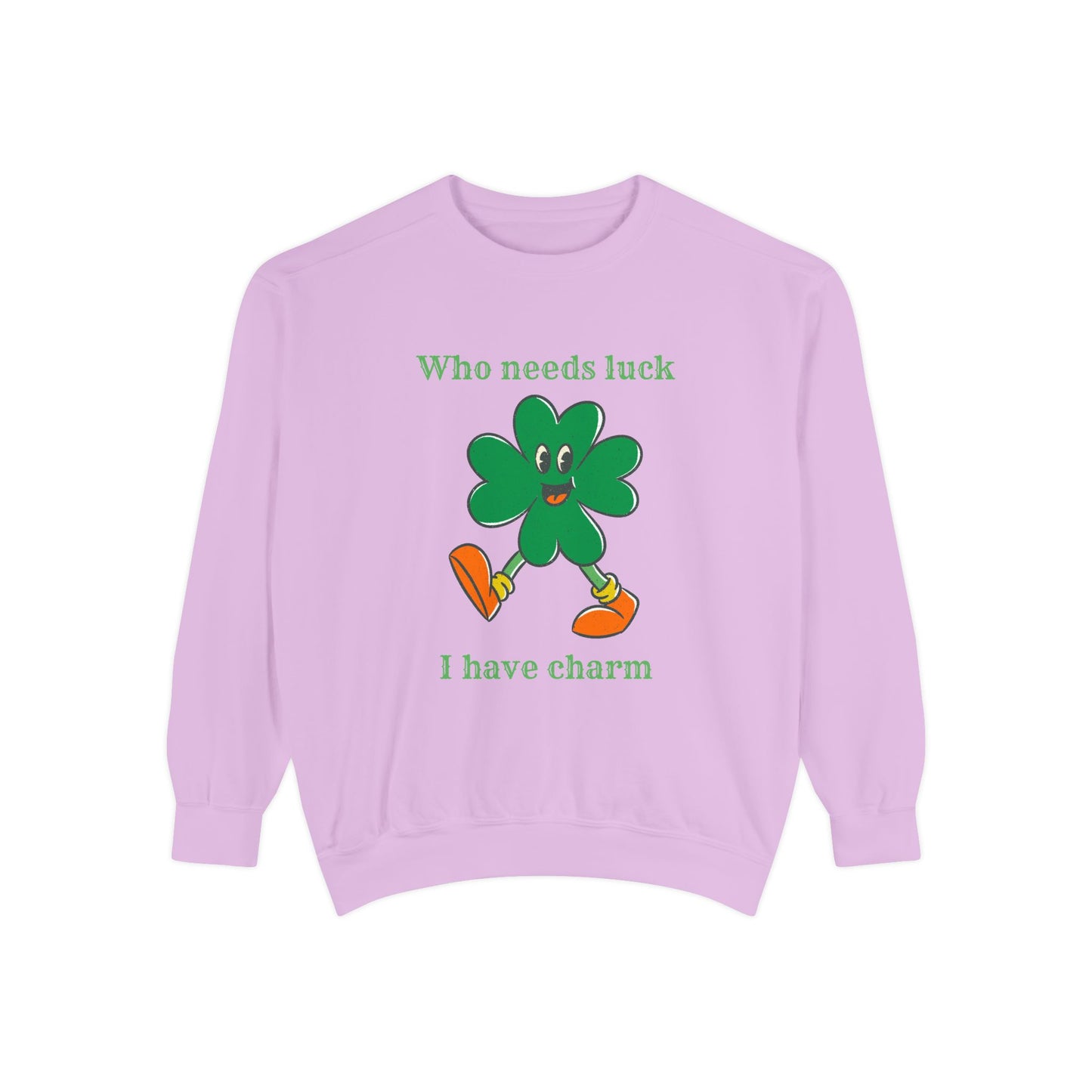 "I Have Charm" Relaxed Fit Sweatshirt – Smiling Shamrock Graphic